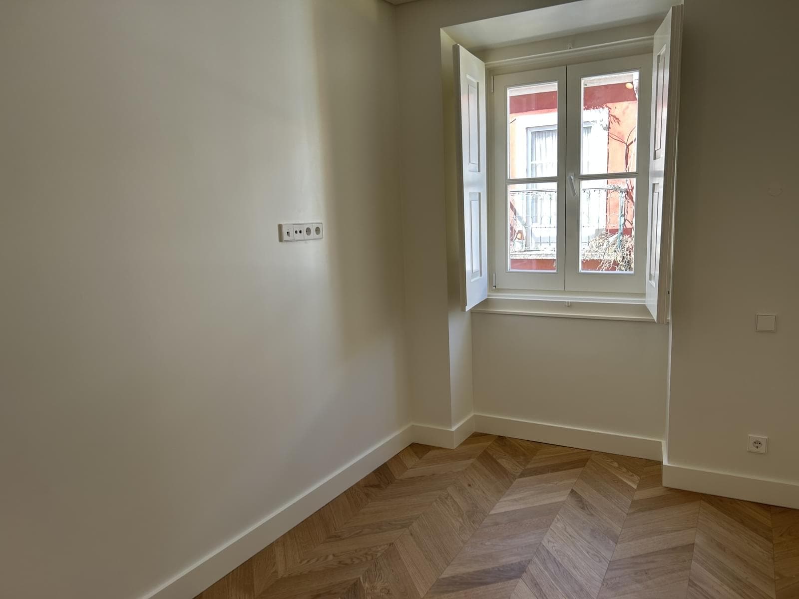 2 Bedroom Apartment with a view, Chiado, Lisboa - Image 31