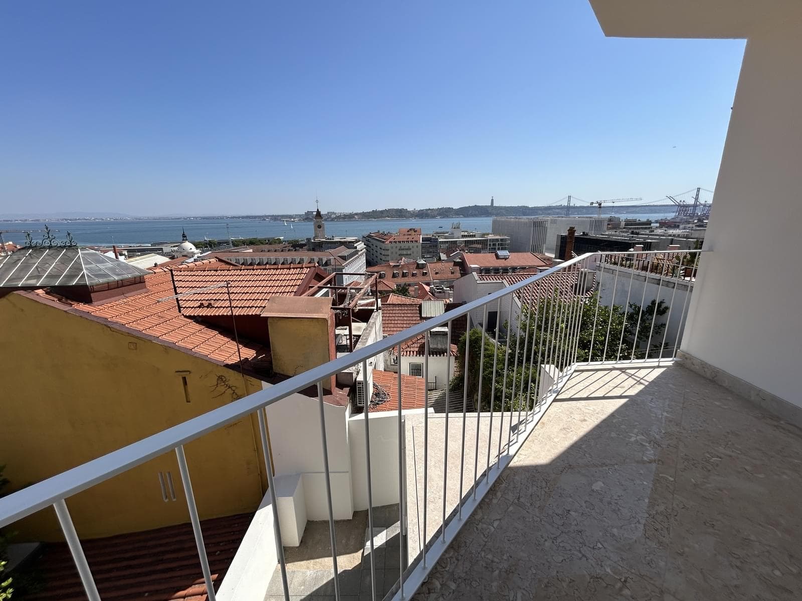 2 Bedroom Apartment with a view, Chiado, Lisboa - Image 36