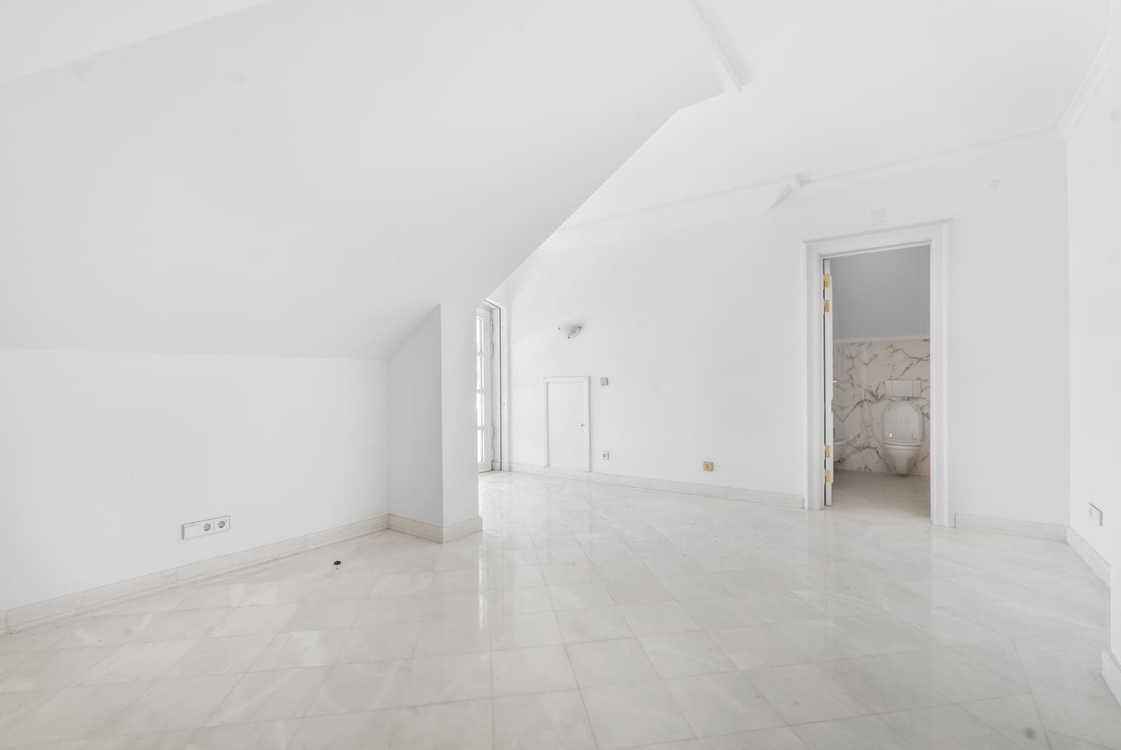 Moradia Isolada T9 com piscina, Guia, Cascais - Imagem 31