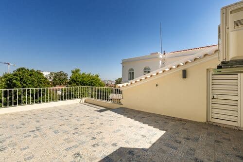 PF38342 - Moradia Isolada T5 + 1 com piscina, Monte Estoril, Cascais - Imagem 45