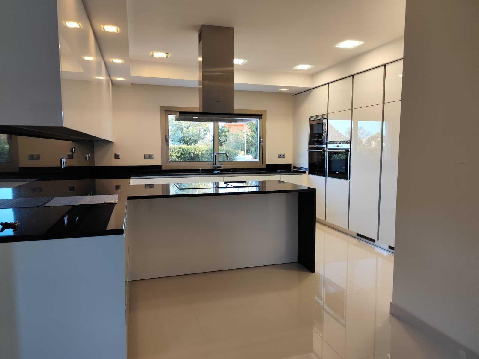 6 Bedroom House with swimming pool, Quinta da Beloura, Sintra - Image 15