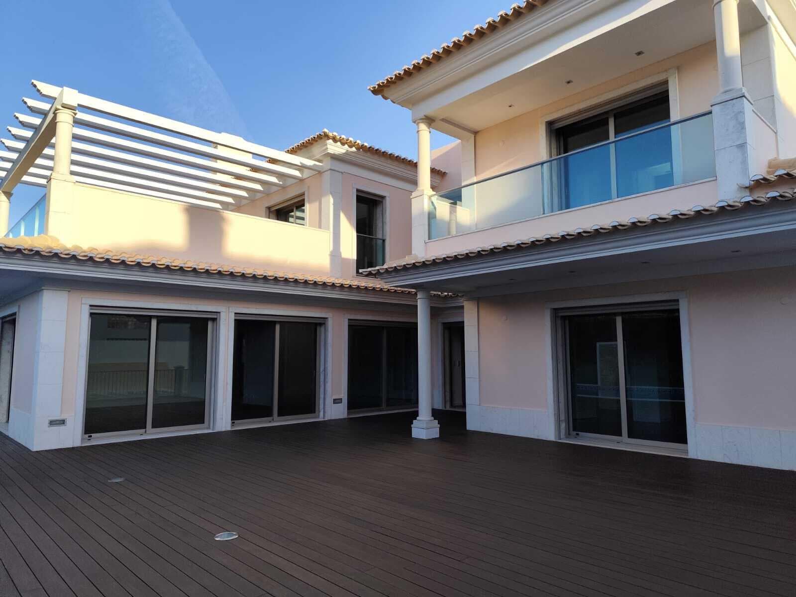 6 Bedroom House with swimming pool, Quinta da Beloura, Sintra - Image 4