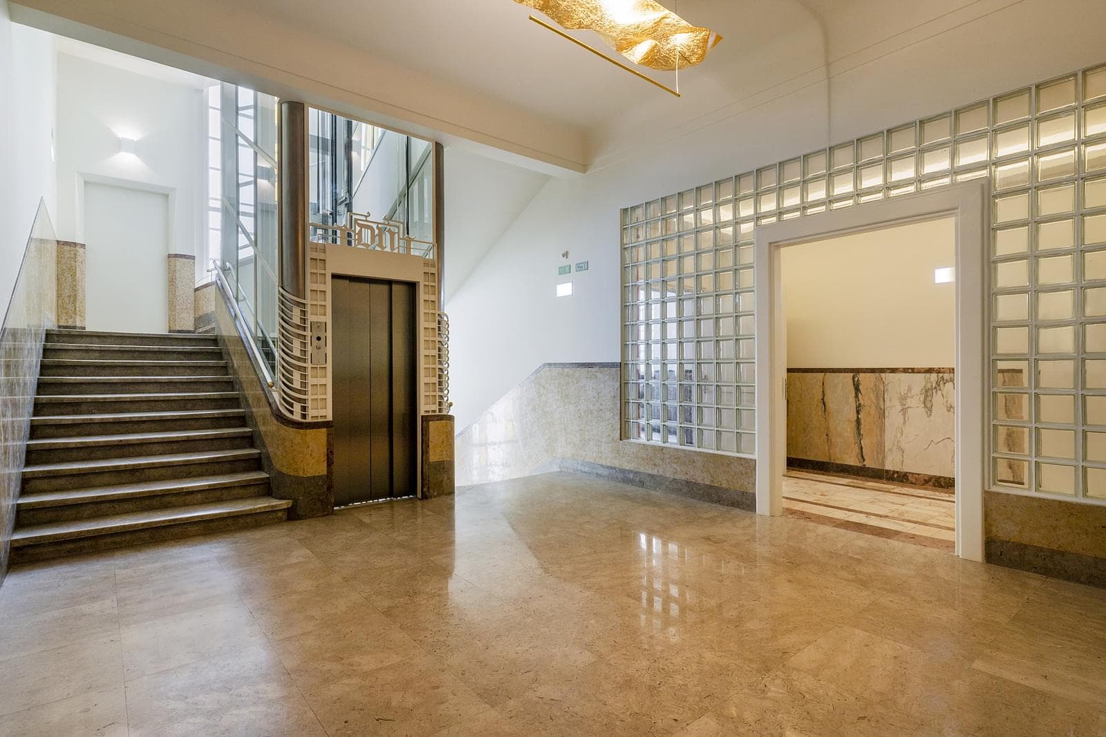 2 Bedroom Apartment with parking, Avenida da Liberdade, Lisboa - Image 28