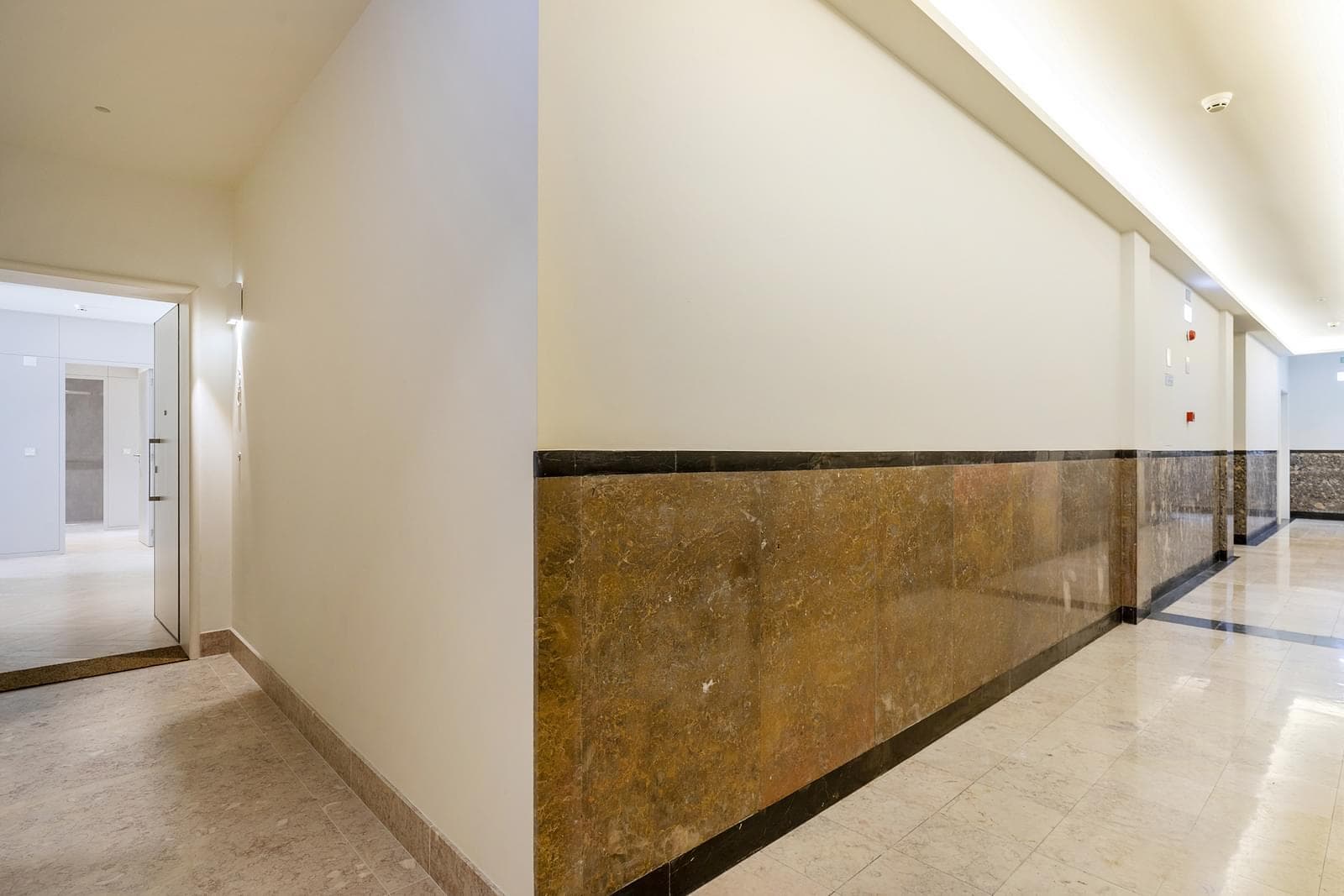 2 Bedroom Apartment with parking, Avenida da Liberdade, Lisboa - Image 29