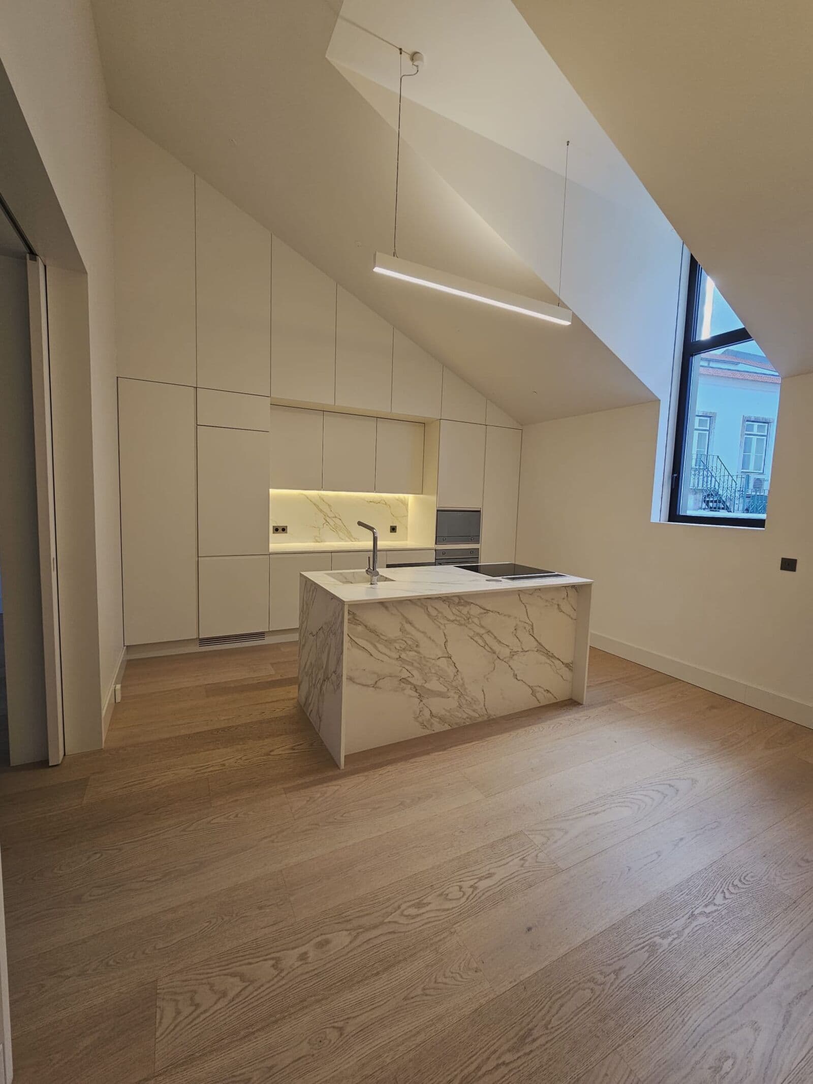 1 Bedroom Duplex with a view, Baixa, Lisboa - Image 44