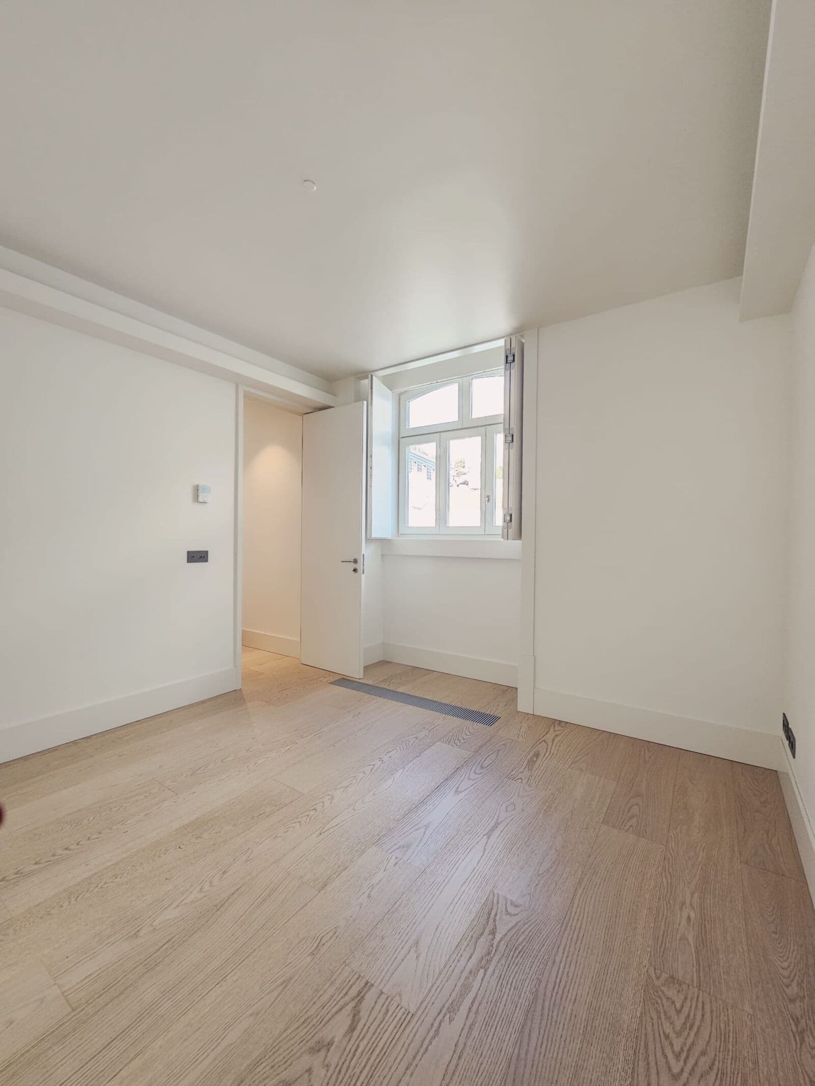 1 Bedroom Duplex with a view, Baixa, Lisboa - Image 33