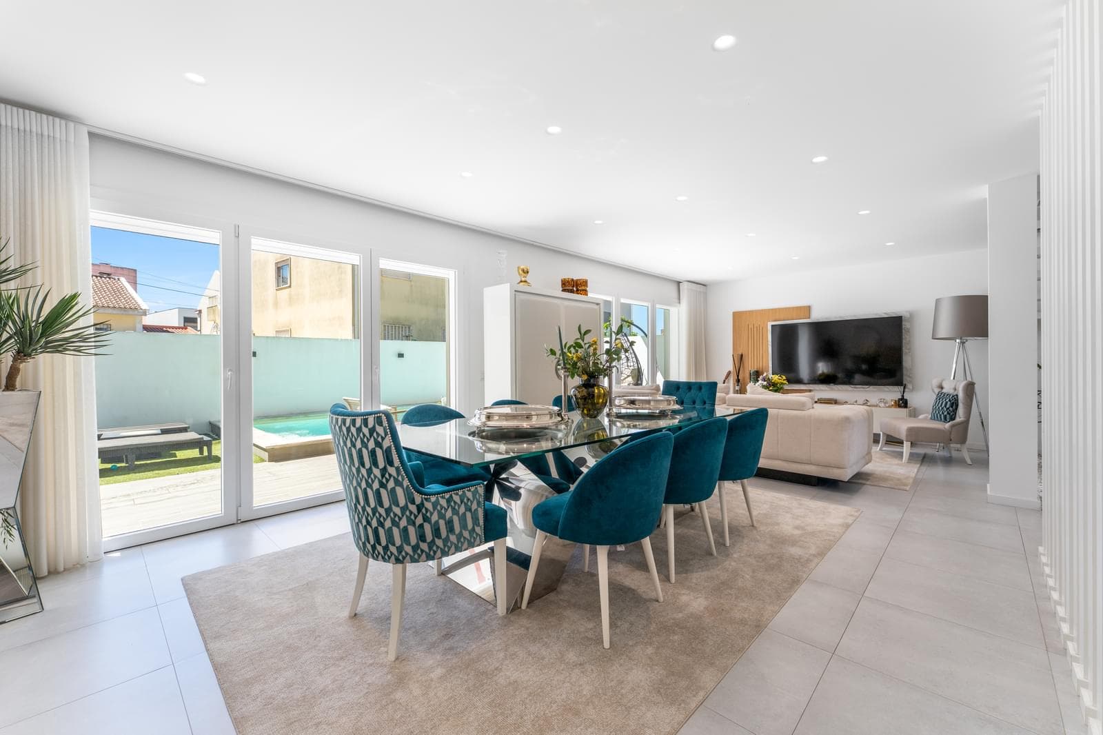 Moradia Isolada T3 com piscina, Caneças, Odivelas - Imagem 3