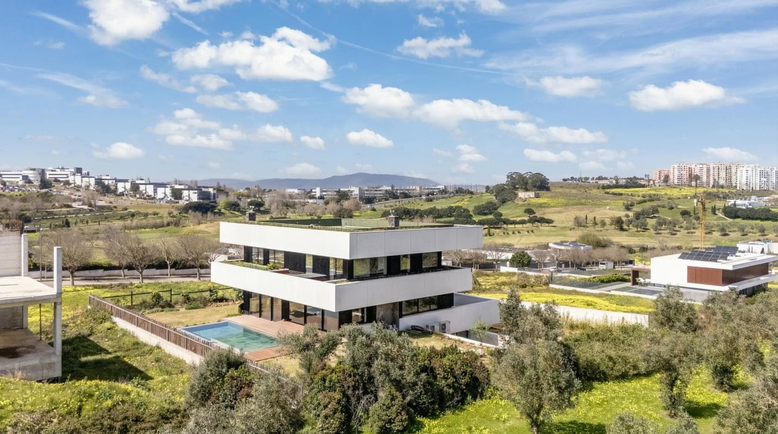 Moradia T4 + 1 com piscina, Oeiras Golf Residence, Oeiras - Imagem 50