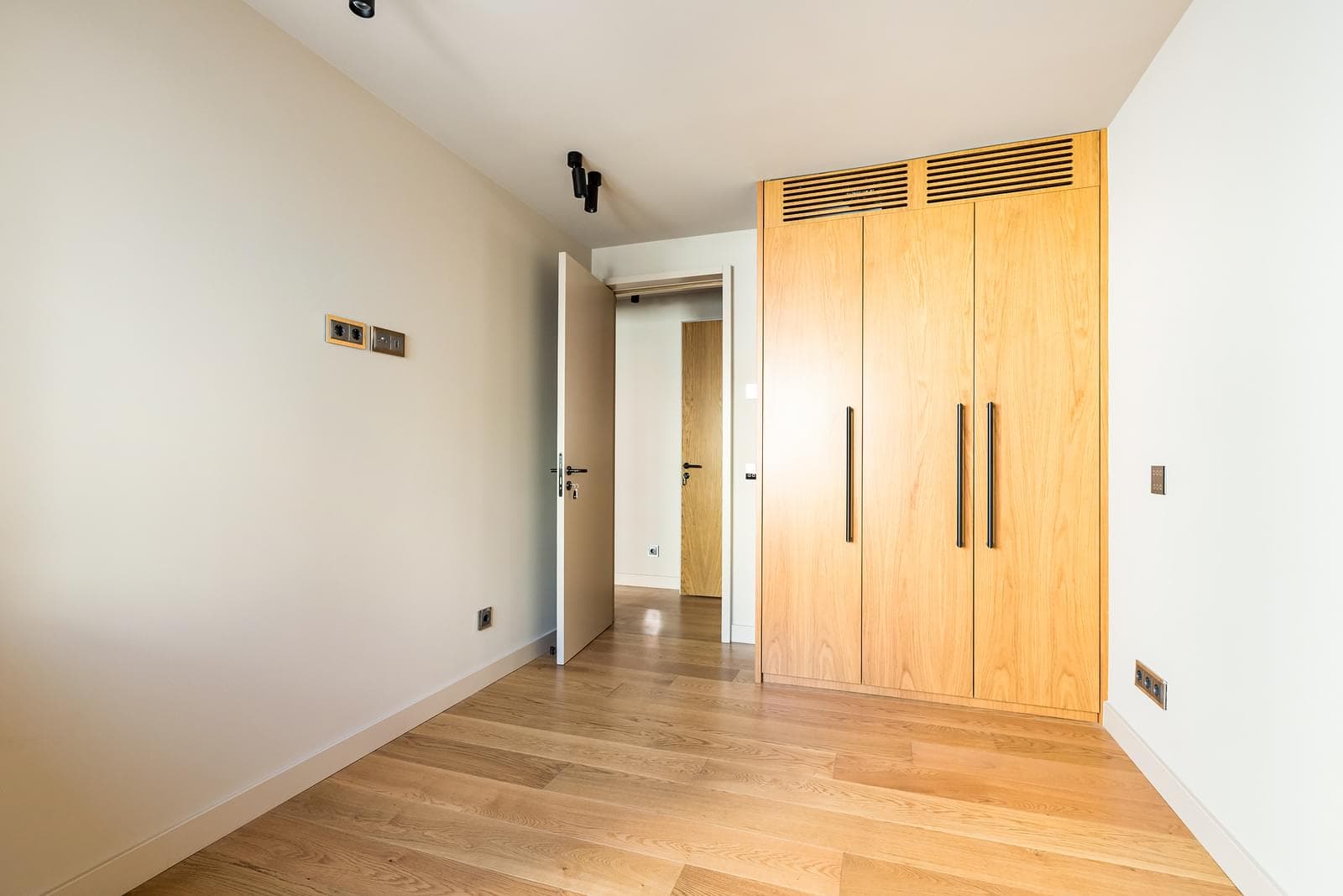 Apartamento T2 + 1 com estacionamento, Saldanha, Lisboa - Imagem 50