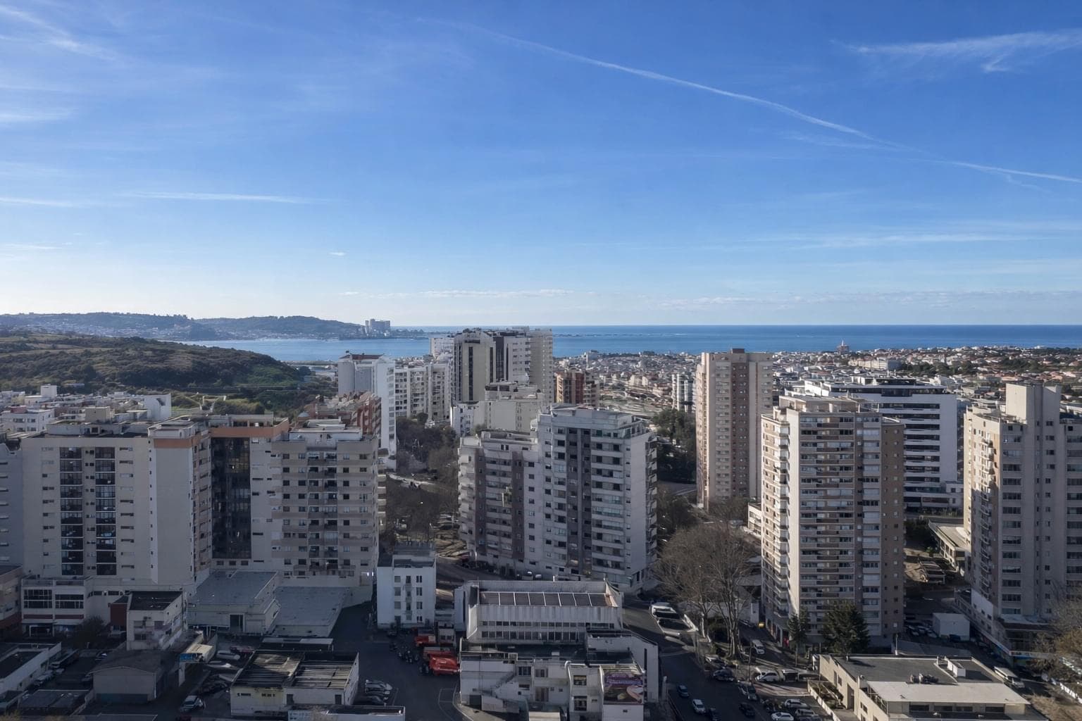Apartamento T4 com piscina, Miraflores, Oeiras - Imagem 2