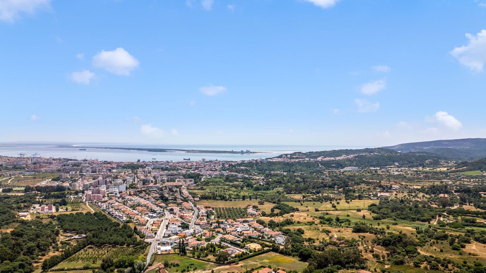 Moradia T6 com piscina, Setubal - Imagem 38