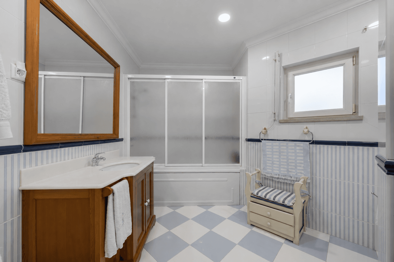 Moradia T6 com piscina, Setubal - Imagem 32