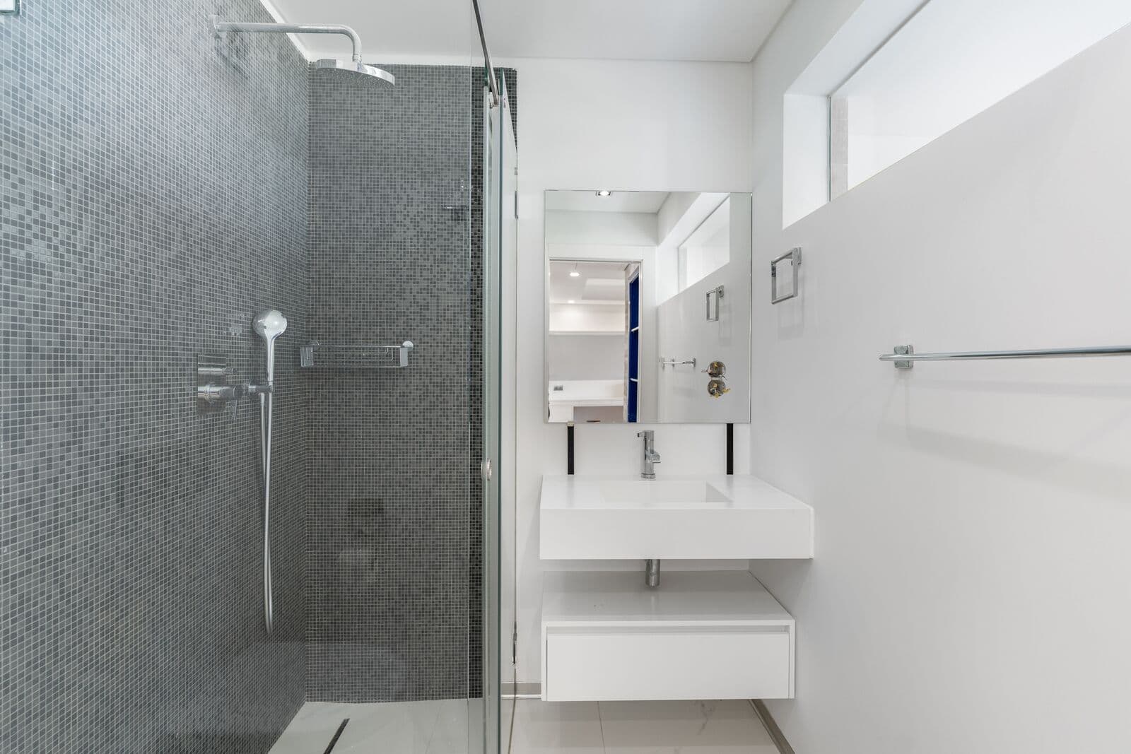 Moradia Isolada T5 com piscina, Estoril, Cascais - Imagem 23