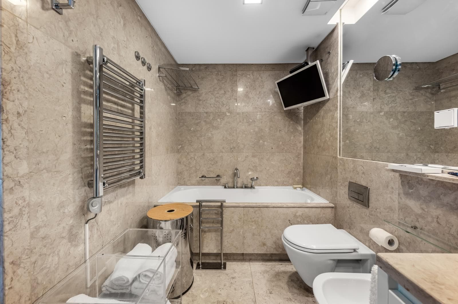 Apartamento T1 com vista - Imagem 17