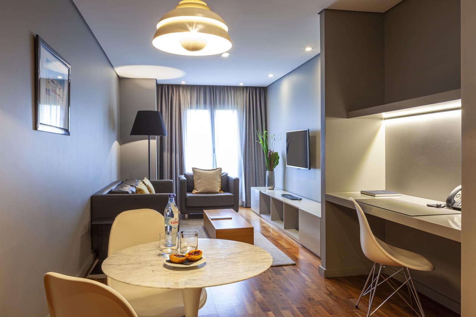 Apartamento T1 com estacionamento - Imagem 1
