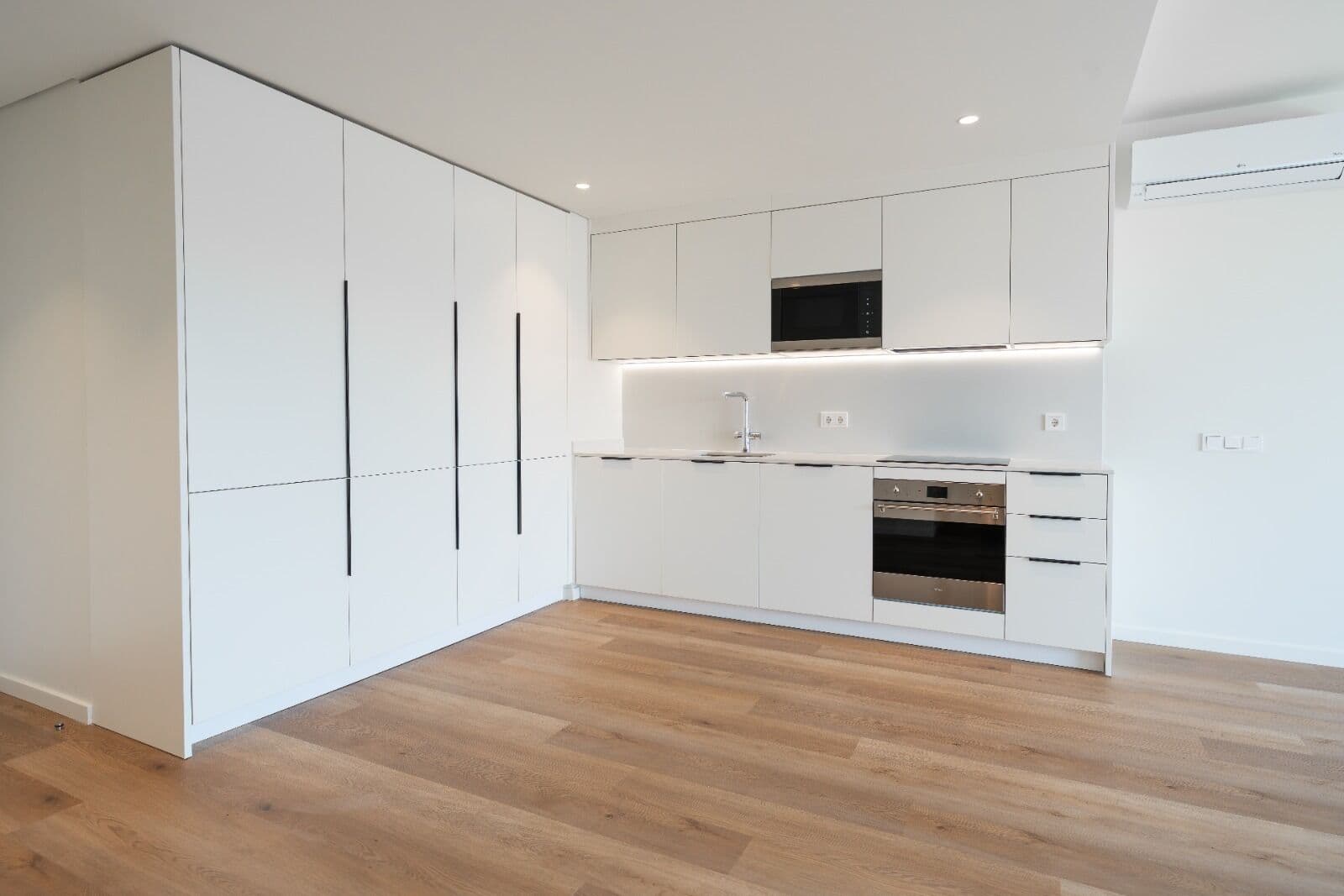 Apartamento T2 com estacionamento, Miraflores, Oeiras - Imagem 1