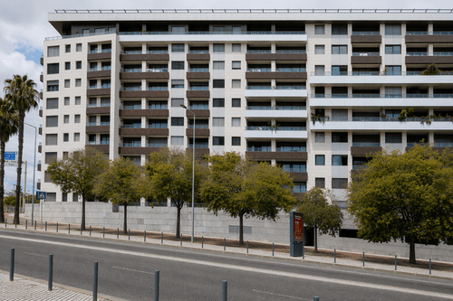 PF41207 - 2 Bedroom Apartment with garden, Lisboa - Image 1