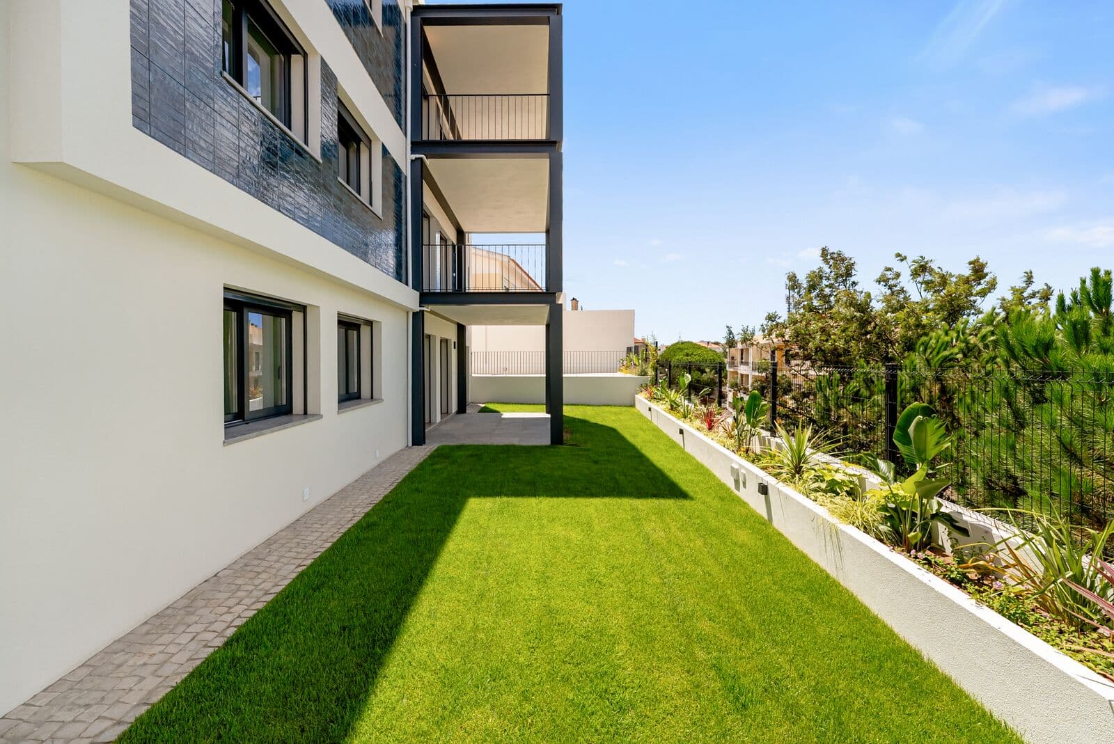 Apartamento T3 com jardim - Imagem 2