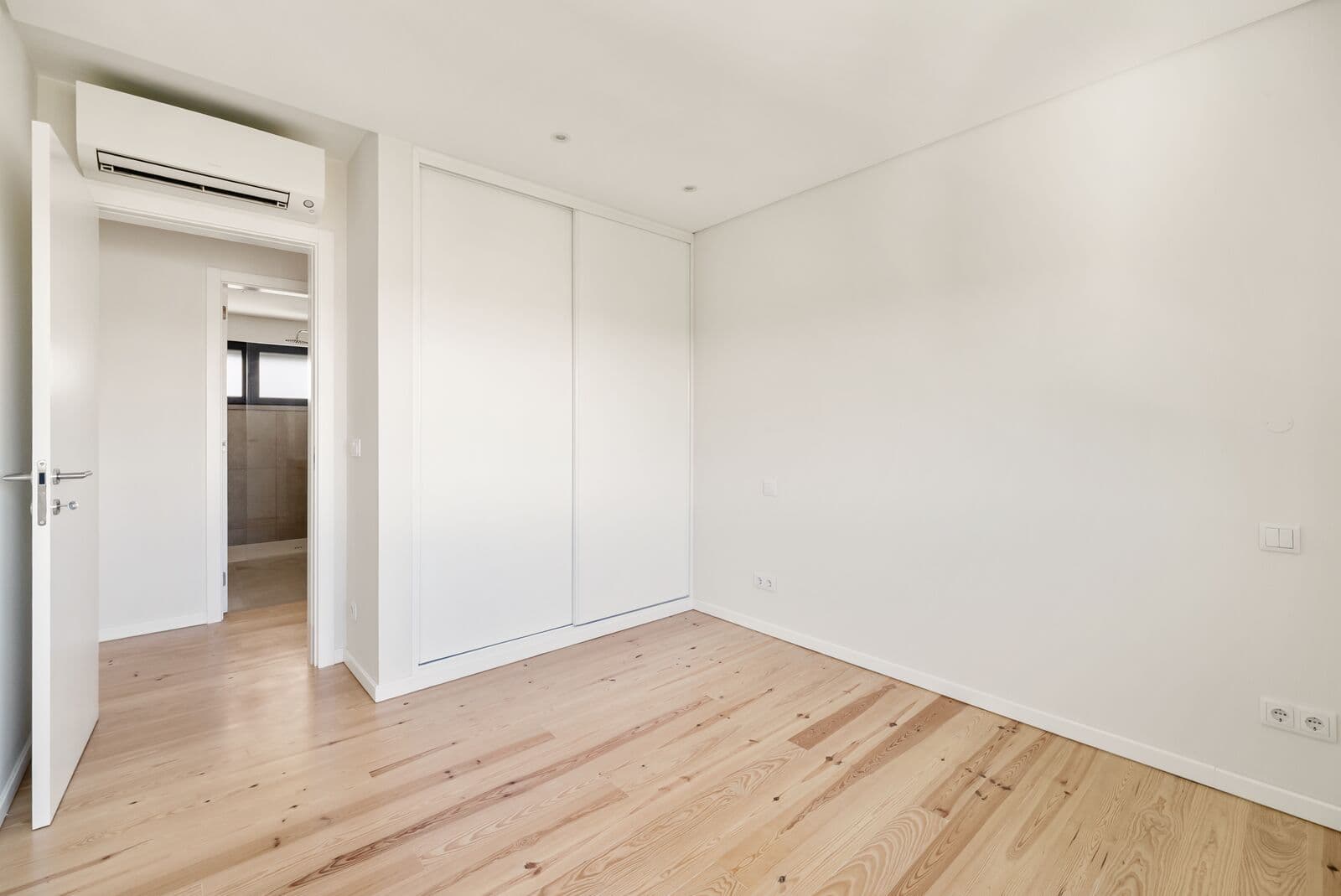 Apartamento T3 com vista - Imagem 13