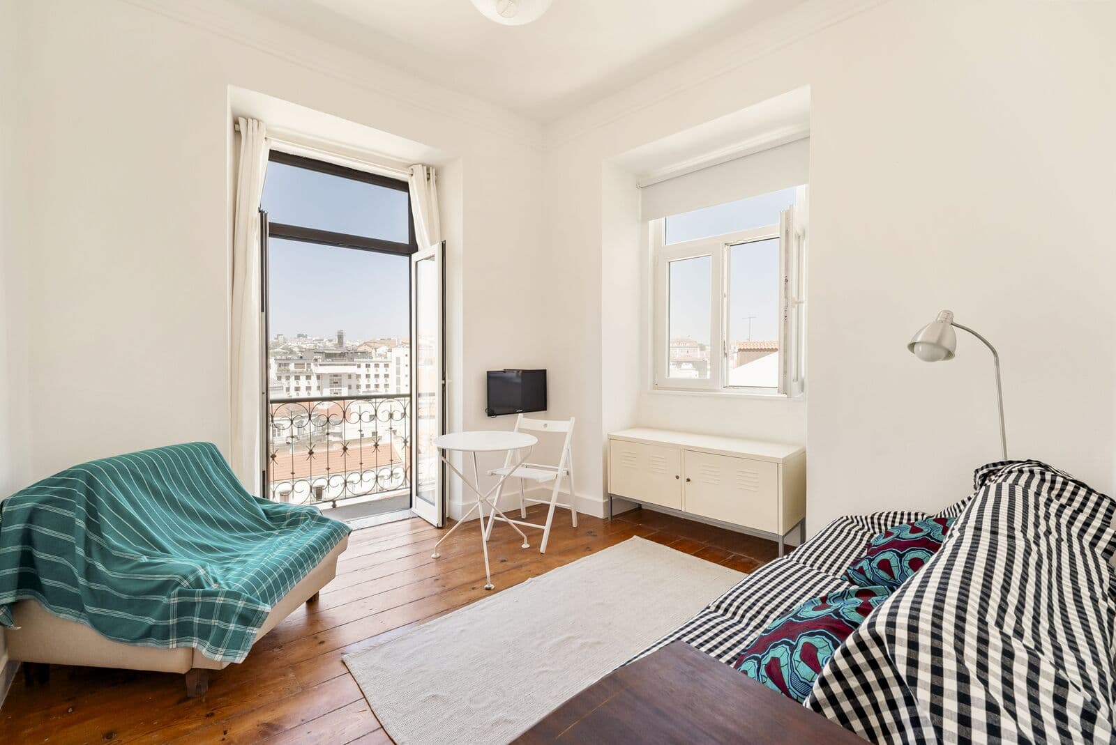 Apartamento T2 com vista, Mouraria, Lisboa - Imagem 3