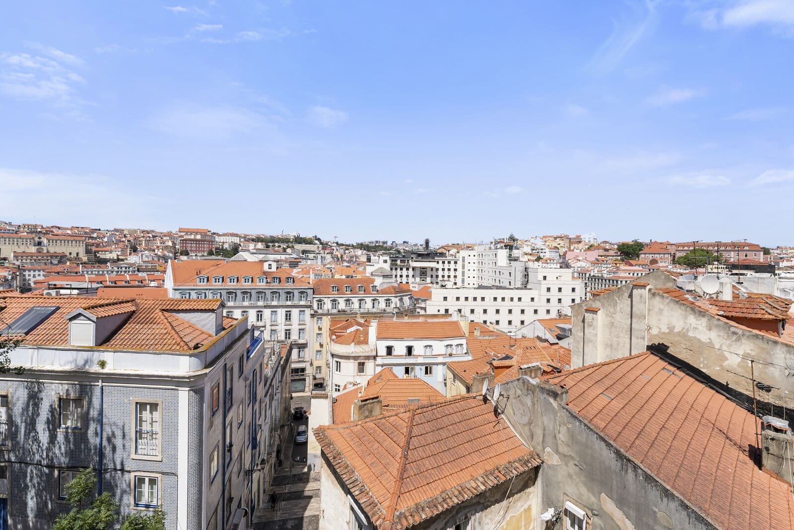 Apartamento T2 com vista, Mouraria, Lisboa - Imagem 1
