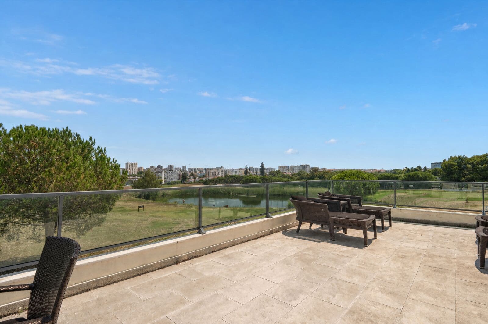 Apartamento T4 com estacionamento, Quinta dos Alcoutins, Lisboa - Imagem 12