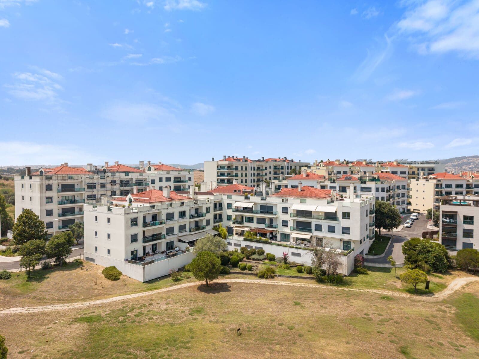 Apartamento T4 com estacionamento, Quinta dos Alcoutins, Lisboa - Imagem 34