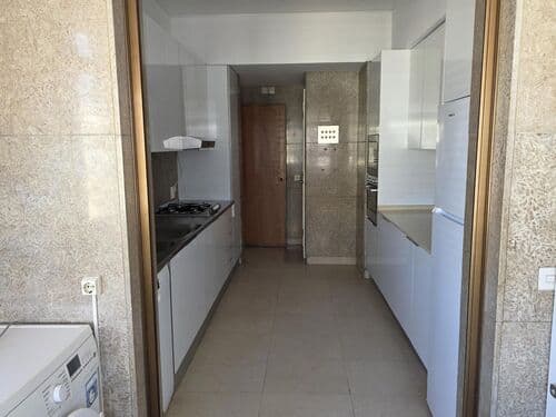 PF41280 - Appartement 5 pièces avec parking, Estrada da Luz, Lisboa - Image 6
