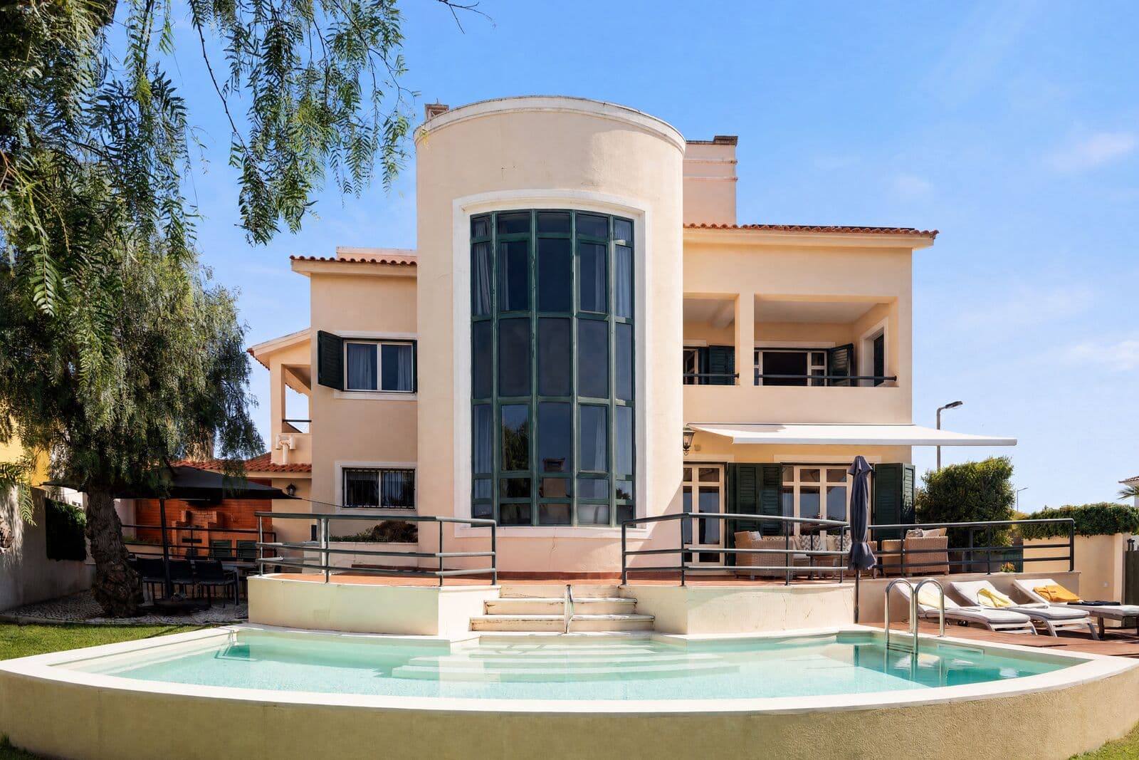 Moradia T5 + 1 com piscina, Parede, Cascais - Imagem 1