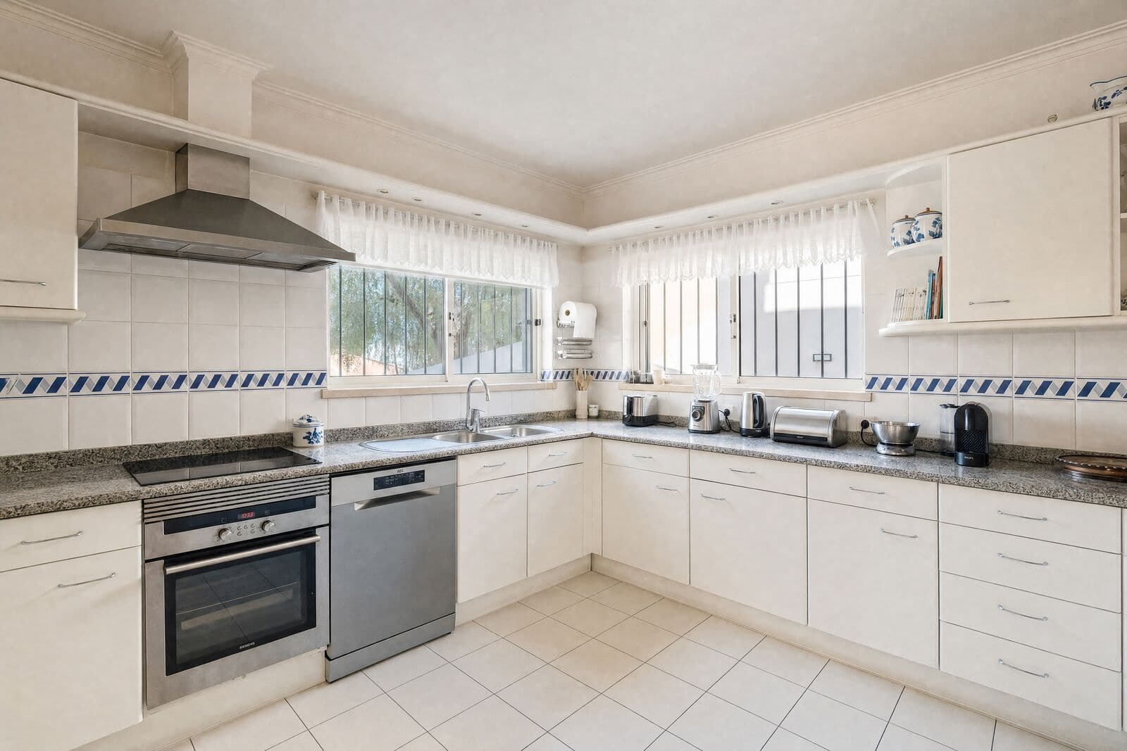 Moradia T5 + 1 com piscina, Parede, Cascais - Imagem 19