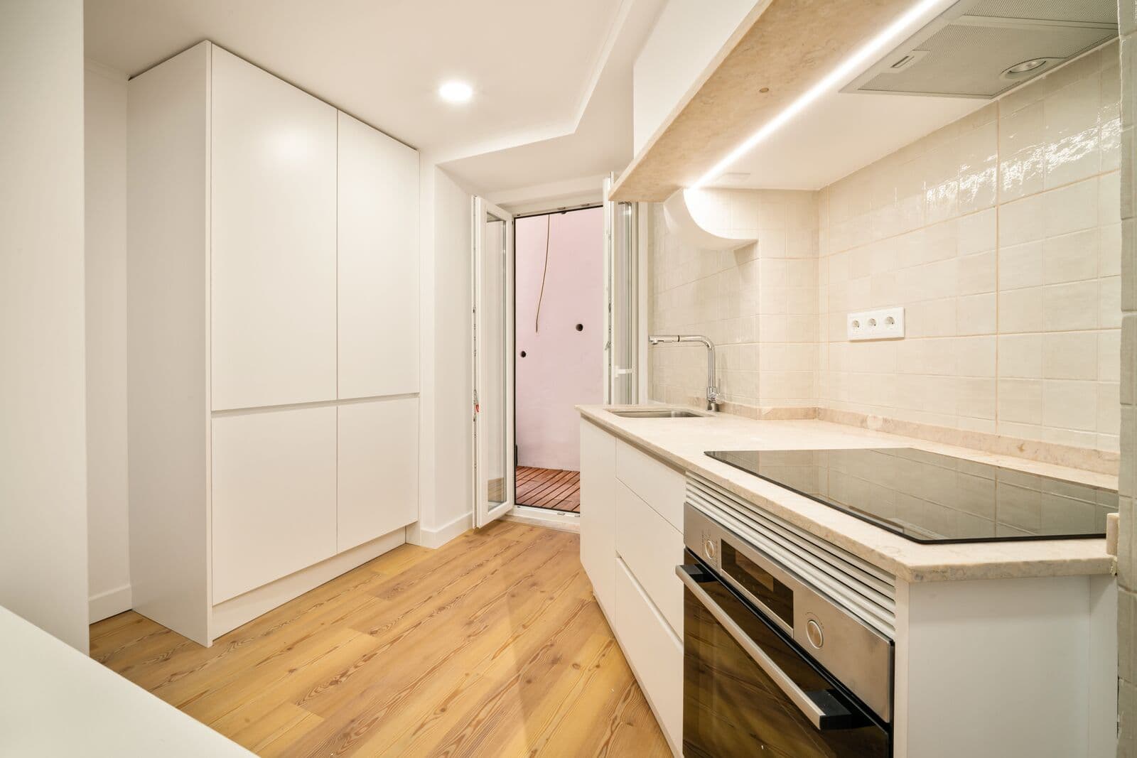 Apartamento T1 remodelado, Príncipe Real, Lisboa - Imagem 17