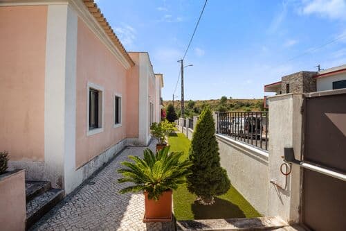 PF41329 - Moradia Isolada T5 + 1 com jardim, São João da Talha, Loures - Imagem 44
