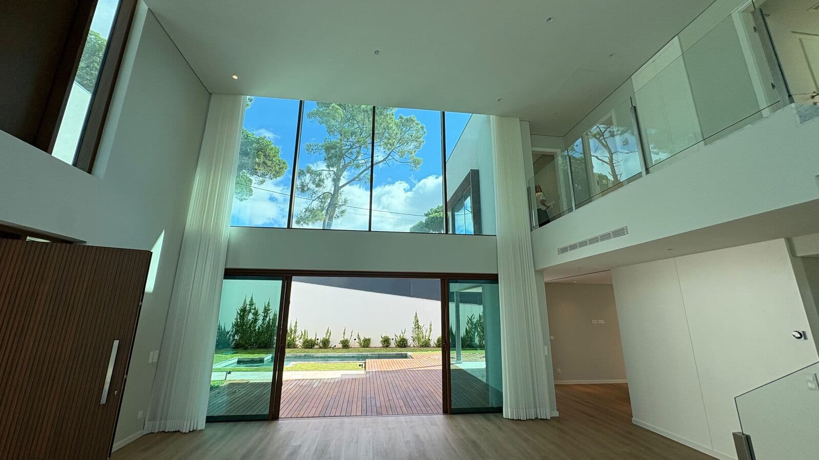 Moradia T4 com piscina - Imagem 5