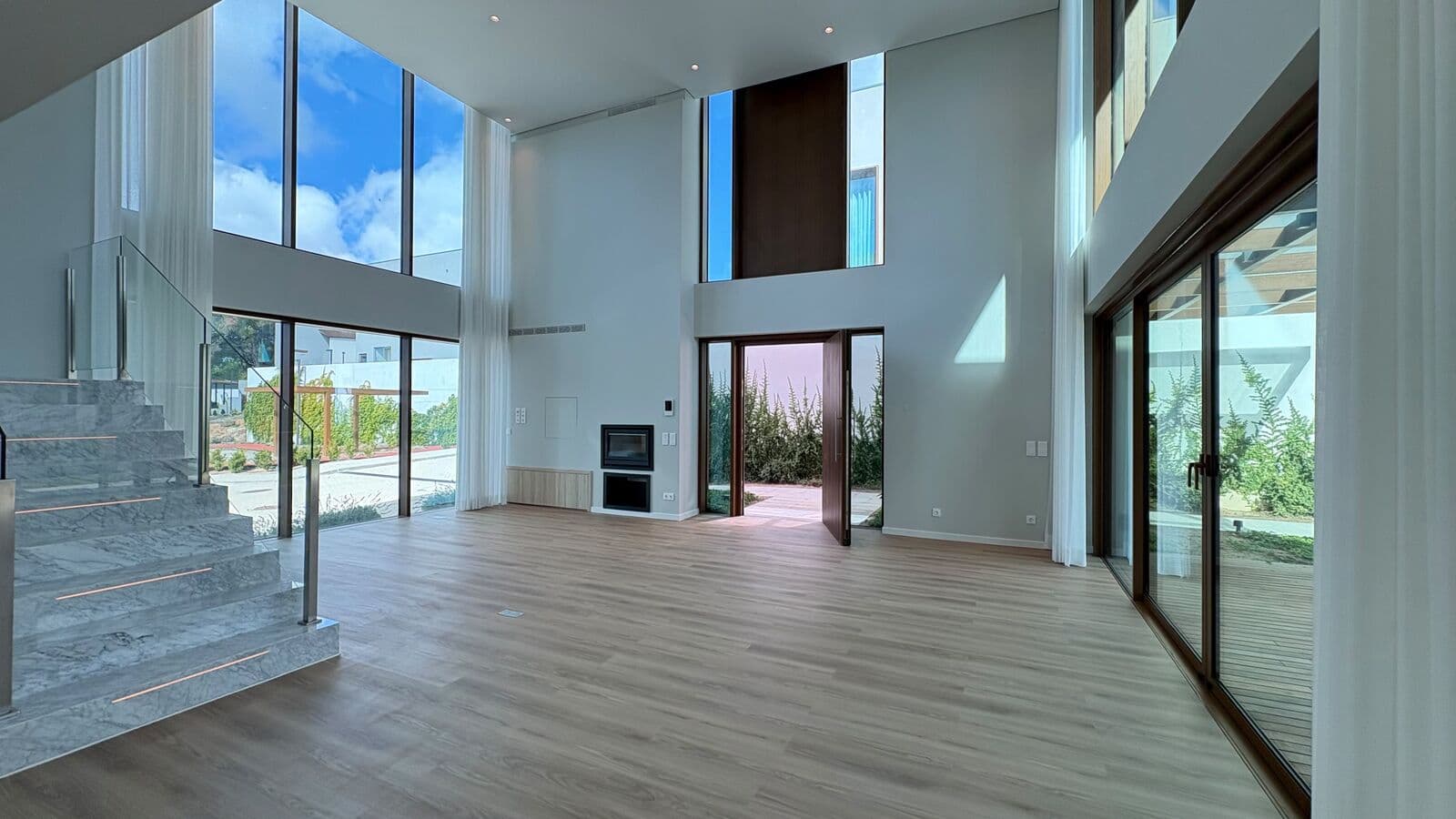 Moradia T4 com piscina - Imagem 3