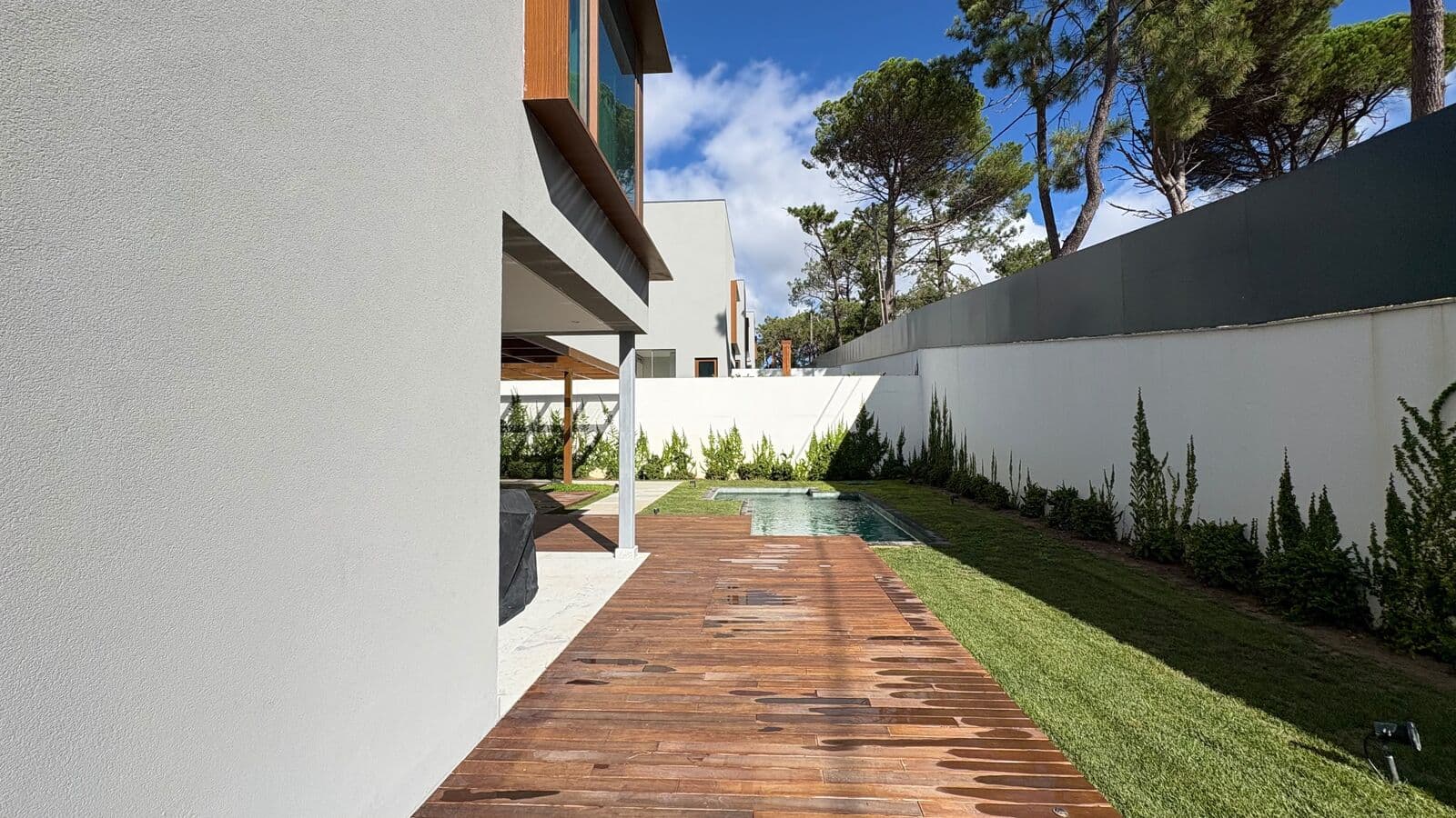 Moradia T4 com piscina - Imagem 18