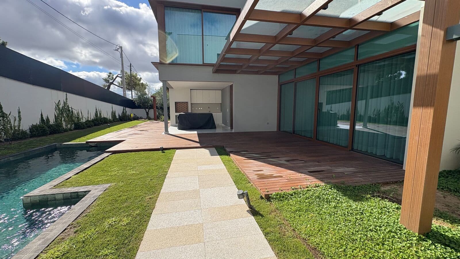 Moradia T4 com piscina - Imagem 21