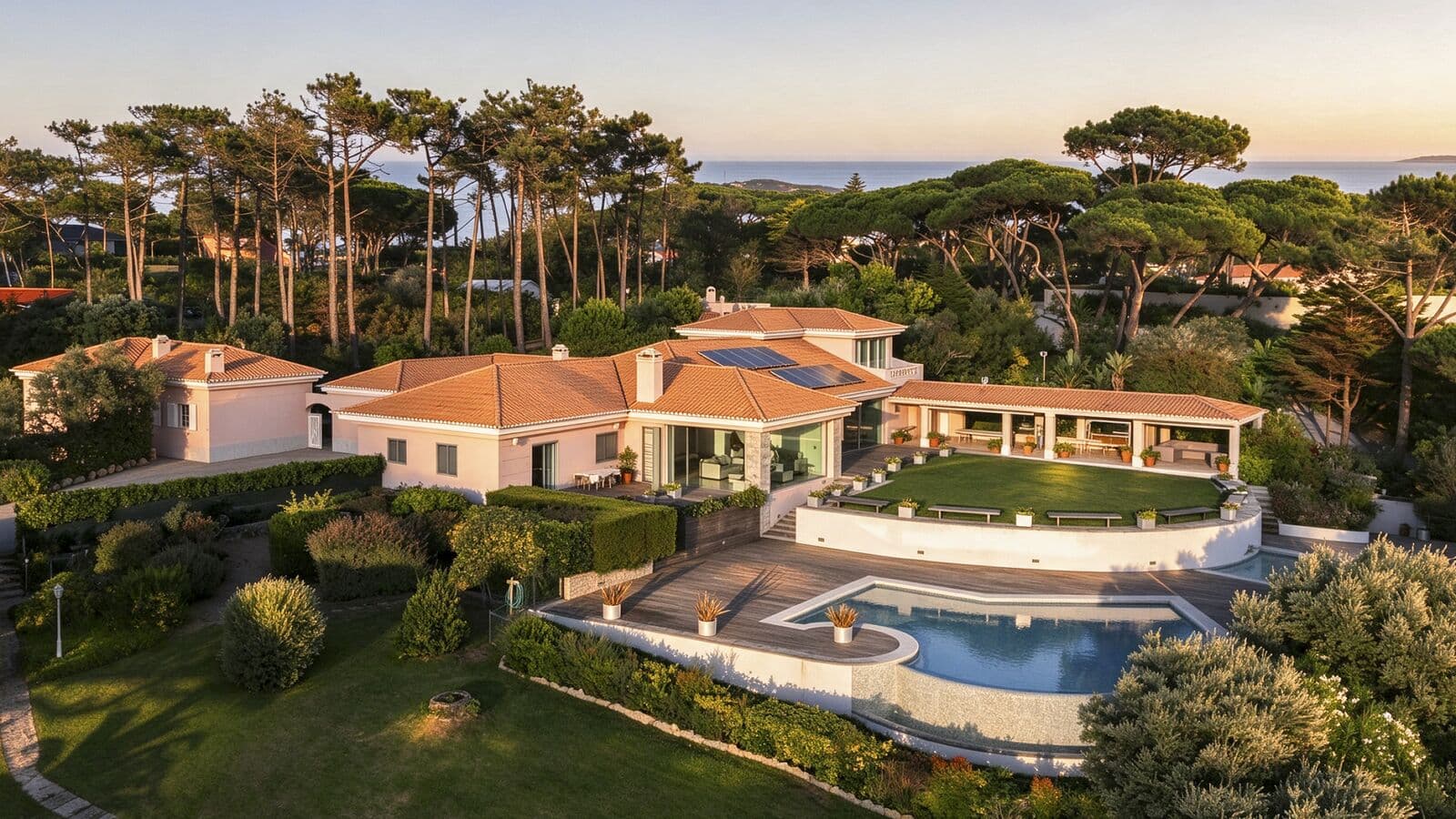 Moradia T4 + 6 com piscina, Sintra - Imagem 1