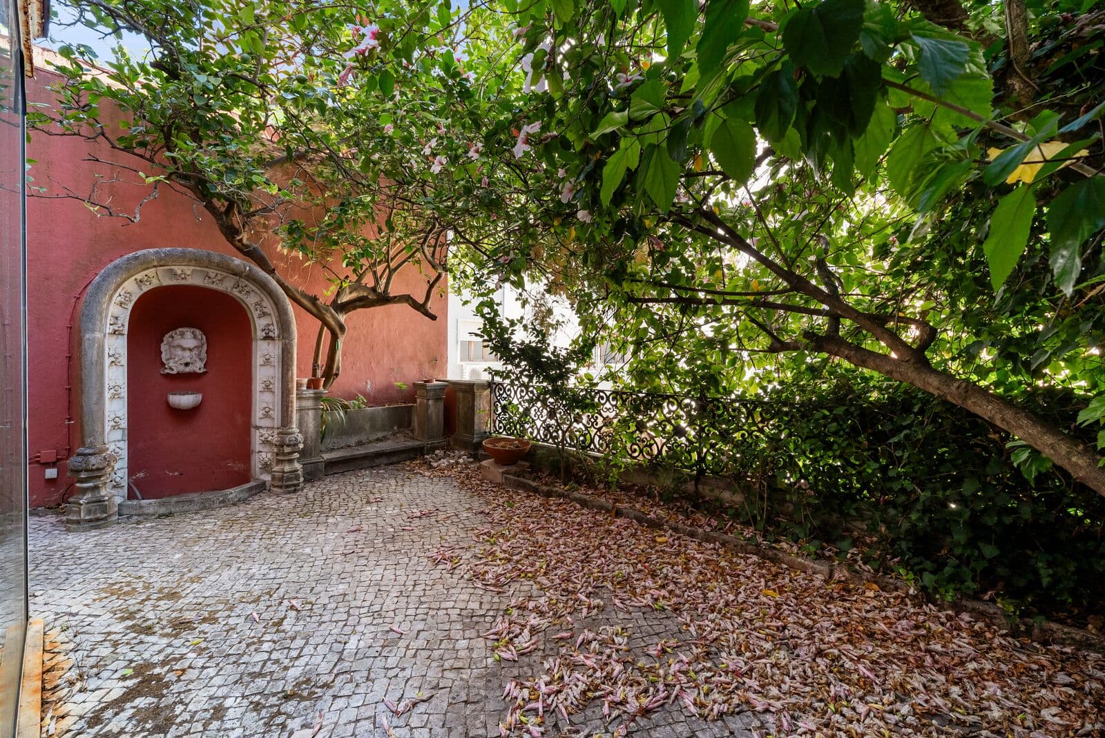 Apartamento T0 com terraço, Lapa, Lisboa - Imagem 1