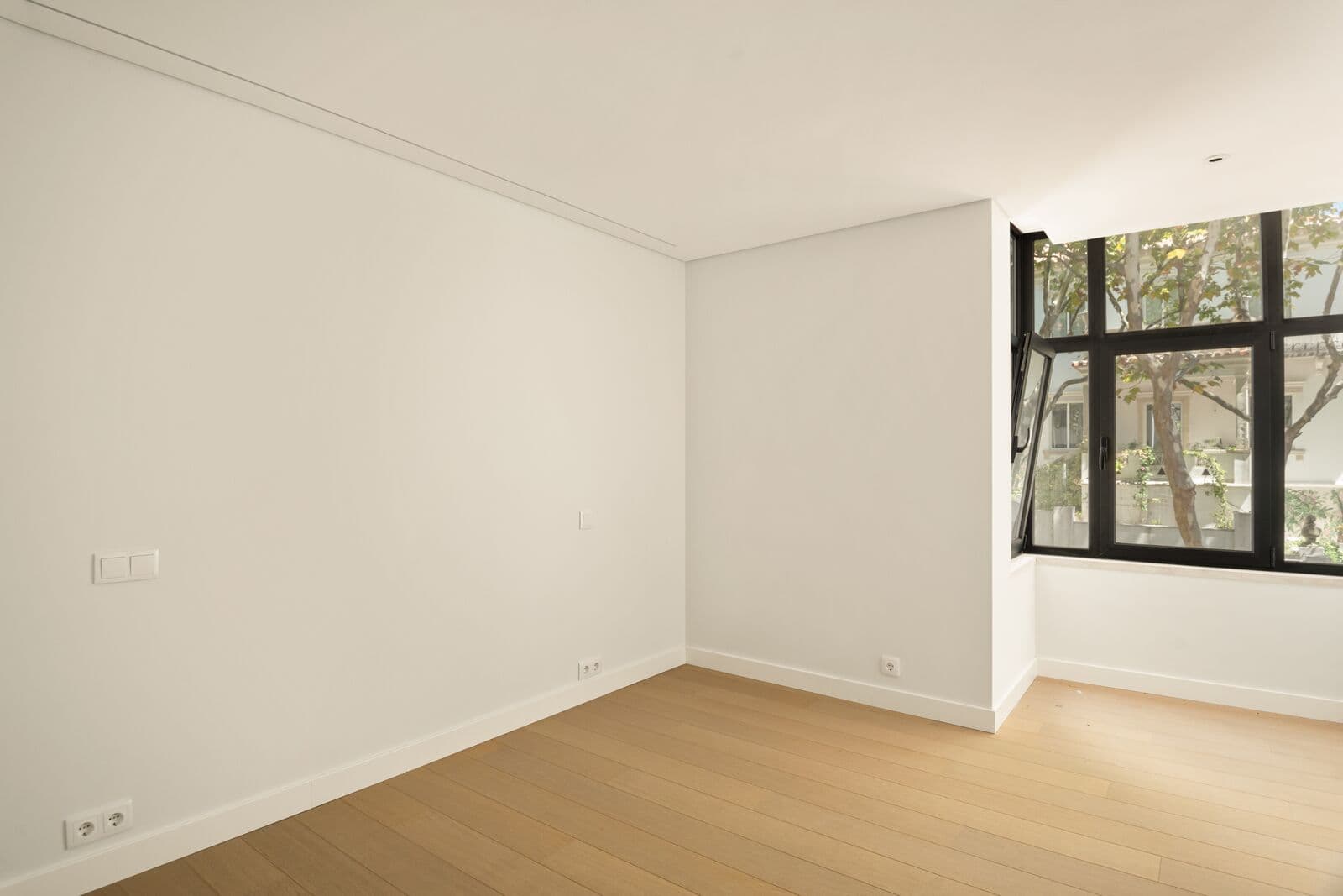 4 Bedroom Apartment with parking, Monte Estoril, Cascais - Image 22