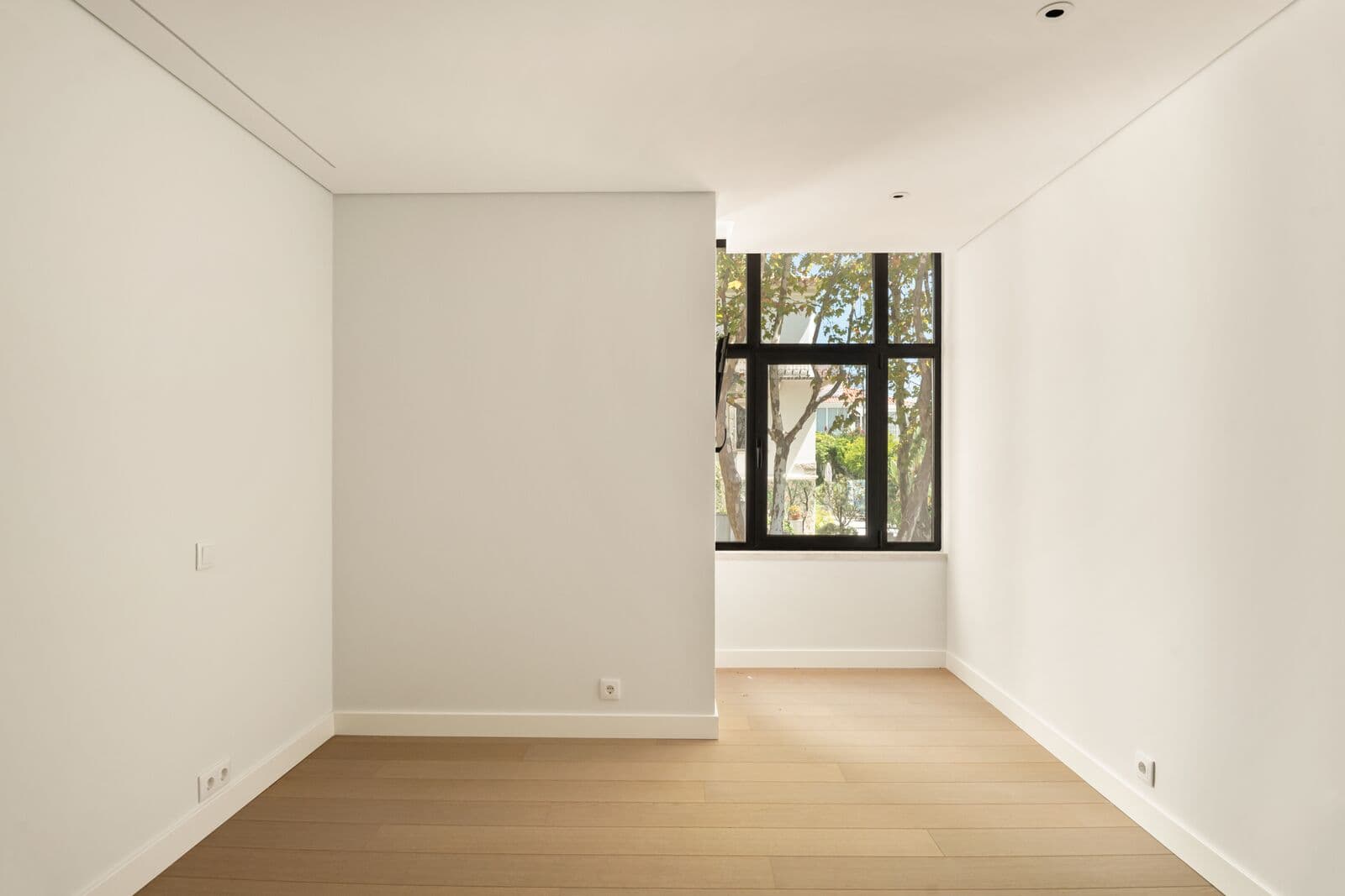 4 Bedroom Apartment with parking, Monte Estoril, Cascais - Image 23