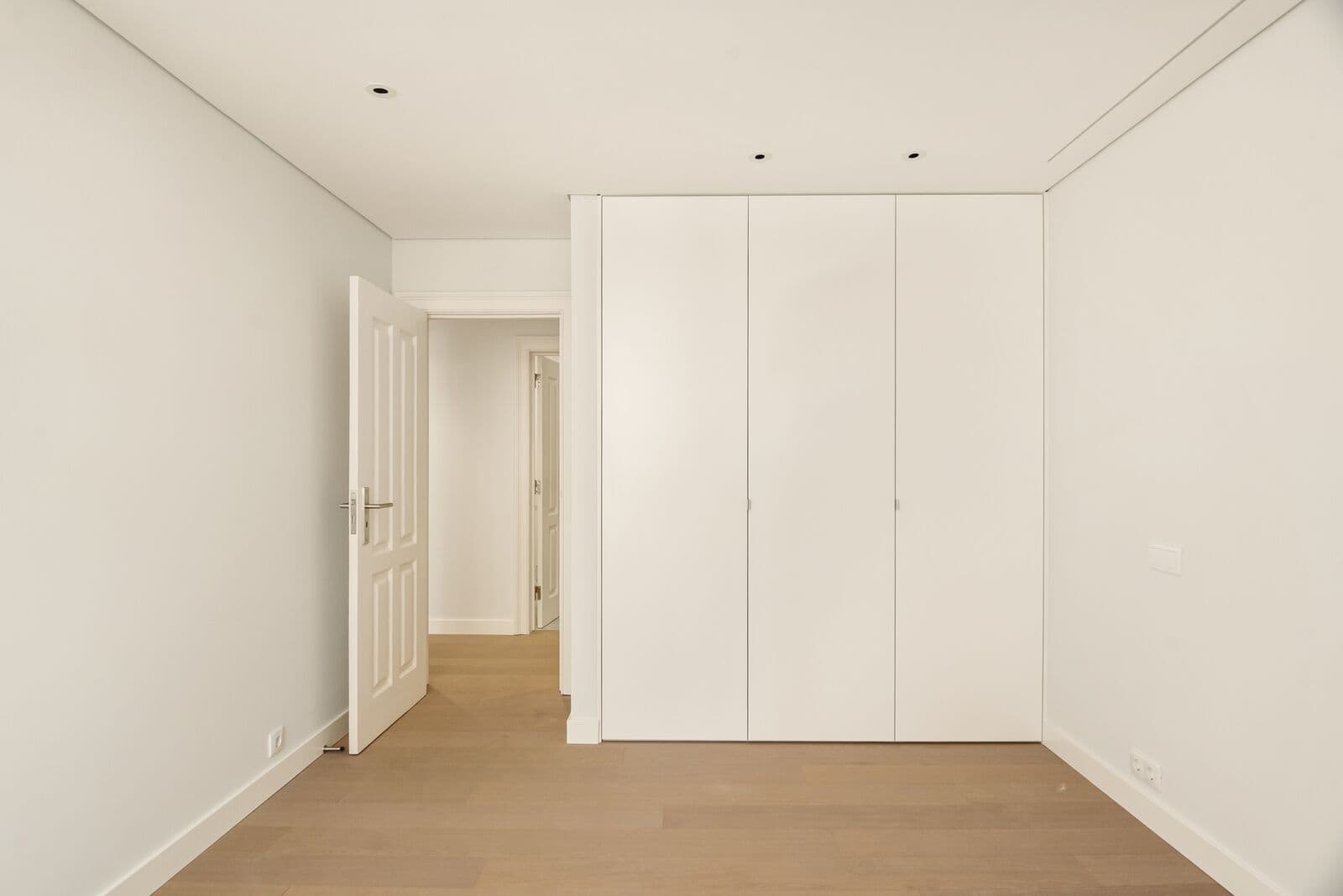 4 Bedroom Apartment with parking, Monte Estoril, Cascais - Image 24