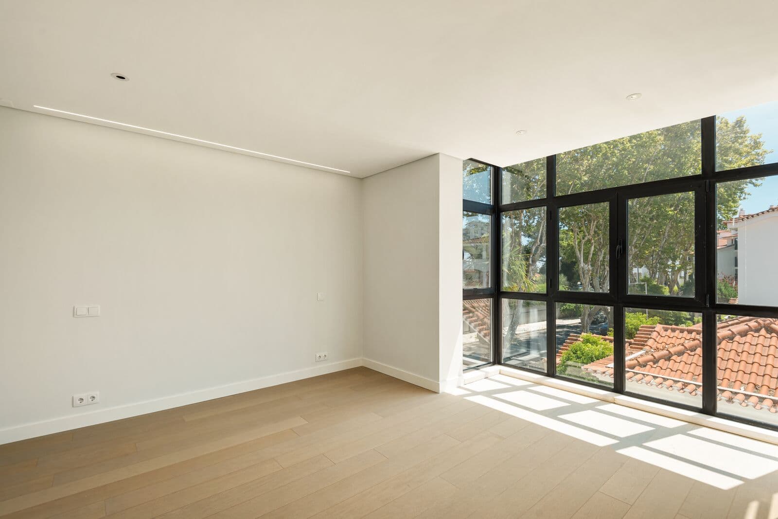 4 Bedroom Apartment with parking, Monte Estoril, Cascais - Image 32