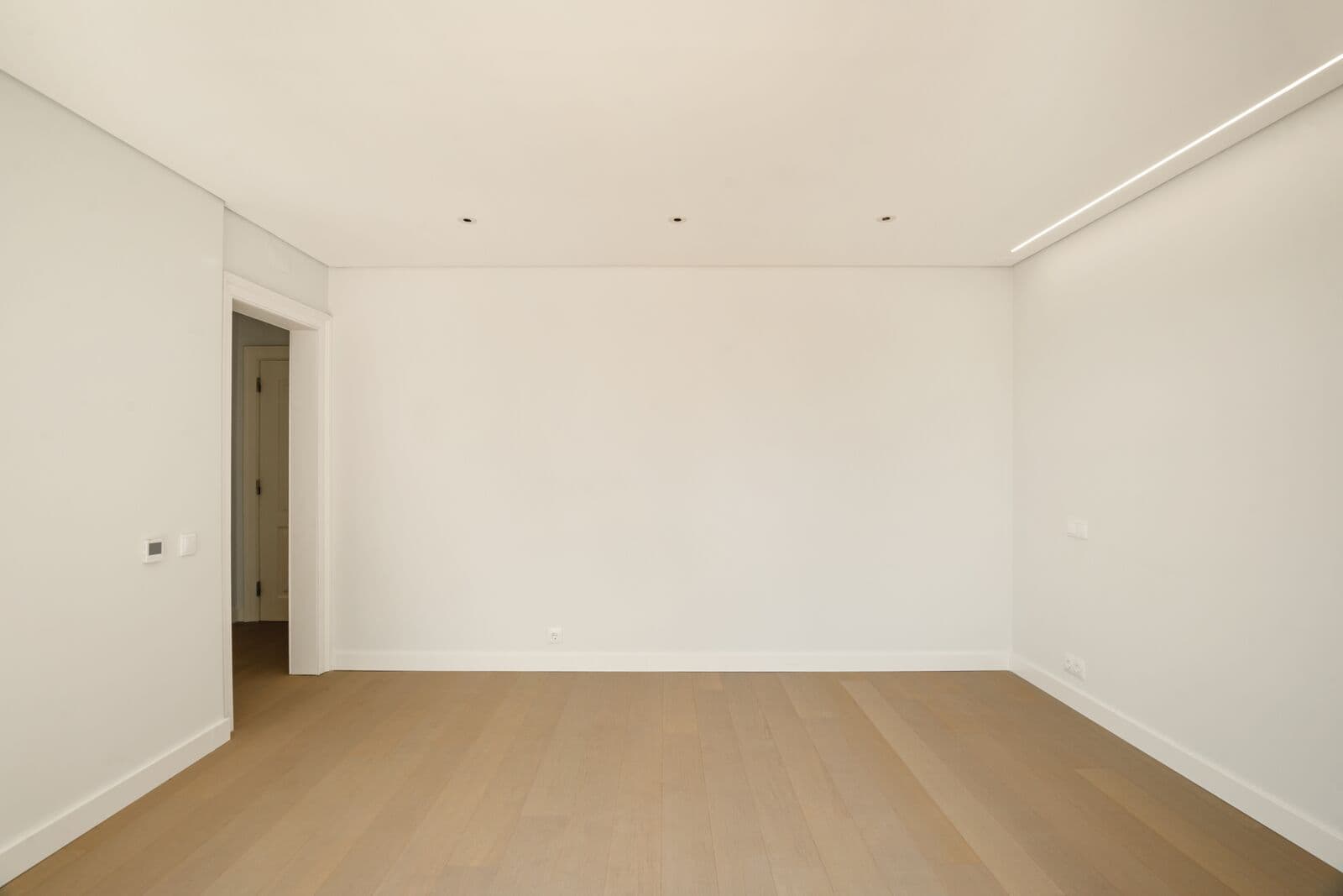 4 Bedroom Apartment with parking, Monte Estoril, Cascais - Image 34