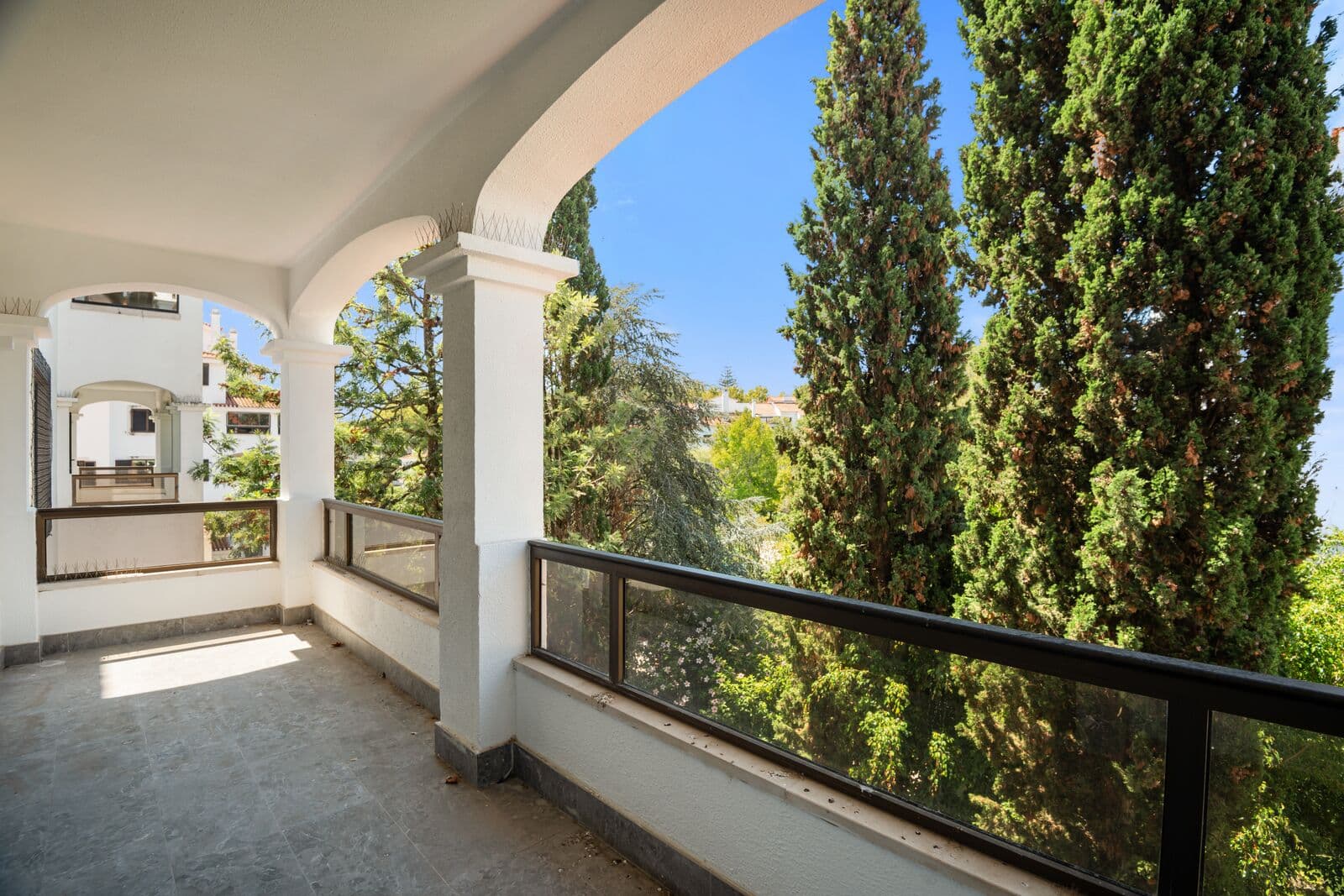 4 Bedroom Apartment with parking, Monte Estoril, Cascais - Image 8