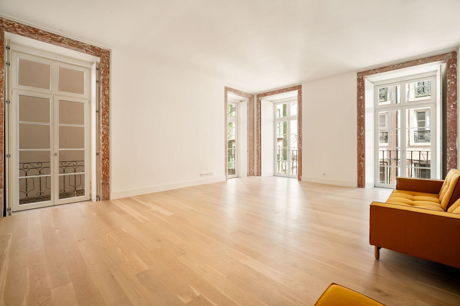 2 Bedroom Apartment new, Chiado, Lisboa - Image 2