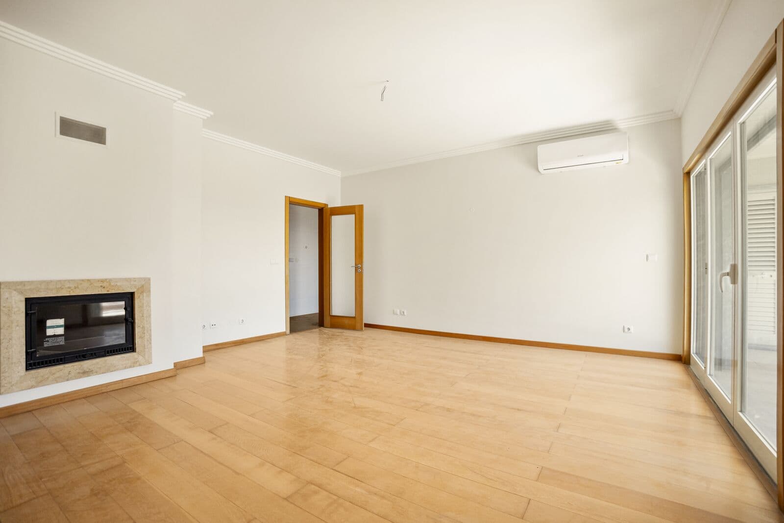 4 Bedroom Apartment with garden, Paço de Arcos, Oeiras - Image 1