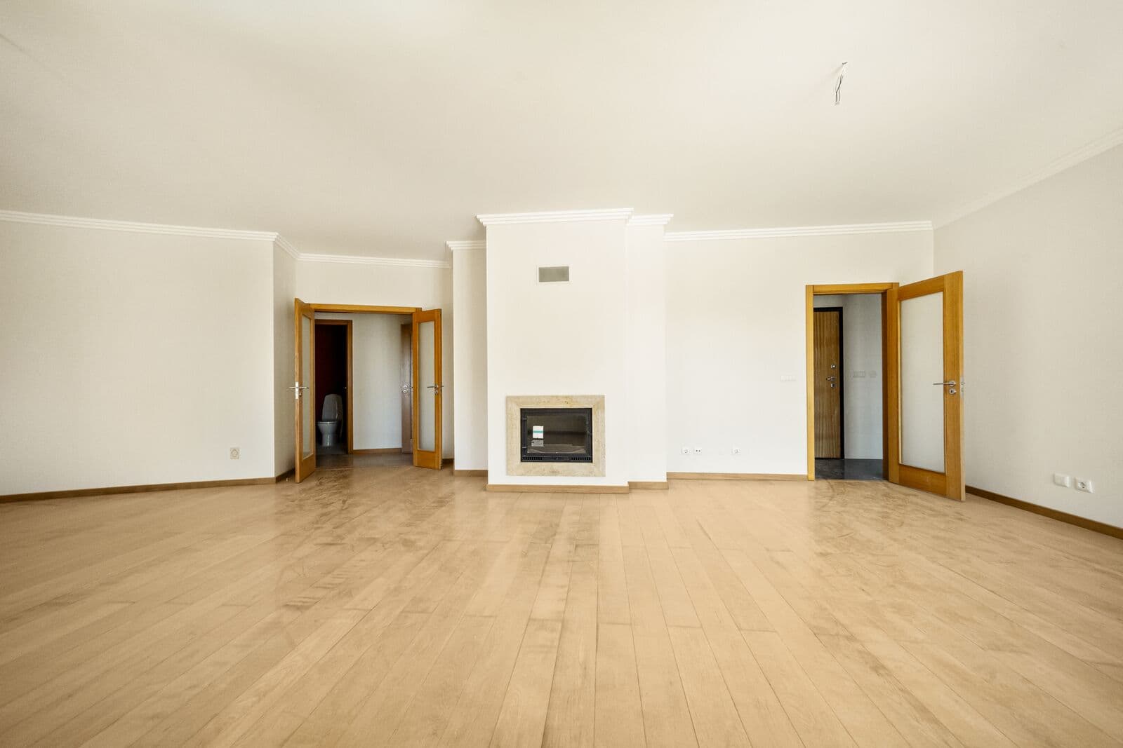 4 Bedroom Apartment with garden, Paço de Arcos, Oeiras - Image 2