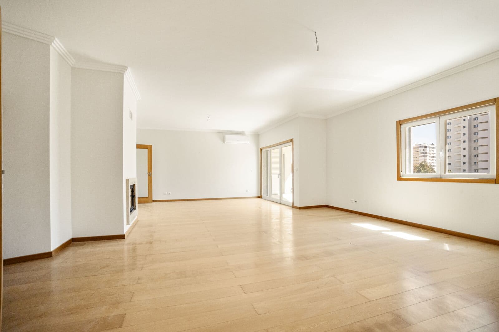 4 Bedroom Apartment with garden, Paço de Arcos, Oeiras - Image 4