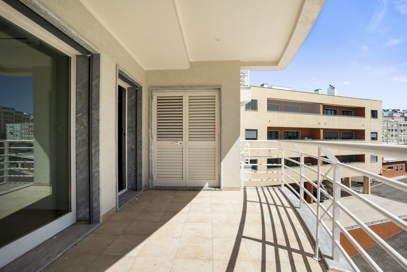 4 Bedroom Apartment with garden, Paço de Arcos, Oeiras - Image 7