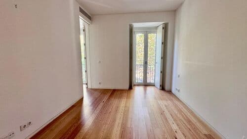 PF41559 - Appartement 3 pièces avec parking, Restelo, Lisboa - Image 32